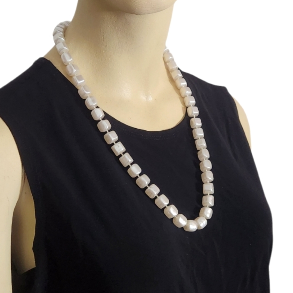 Vintage Block Pearl-look Necklace